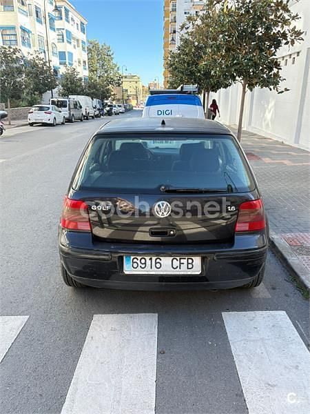 Usado VW Golf IV Highline 105 CV (77 kW) 2002 Negro Berlina