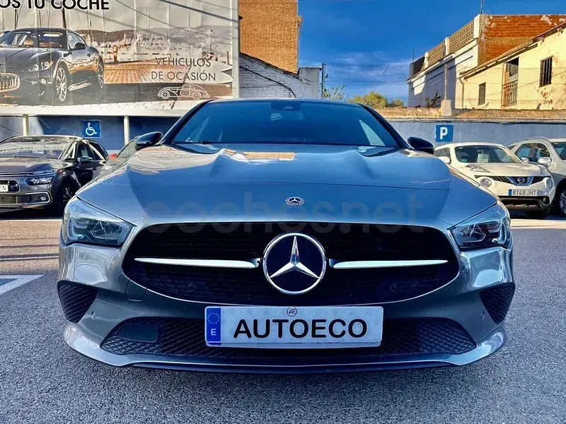 Usado Mercedes CLA220 Shooting Brake 190 CV (139 kW) 2020 Gris / plata Familiar