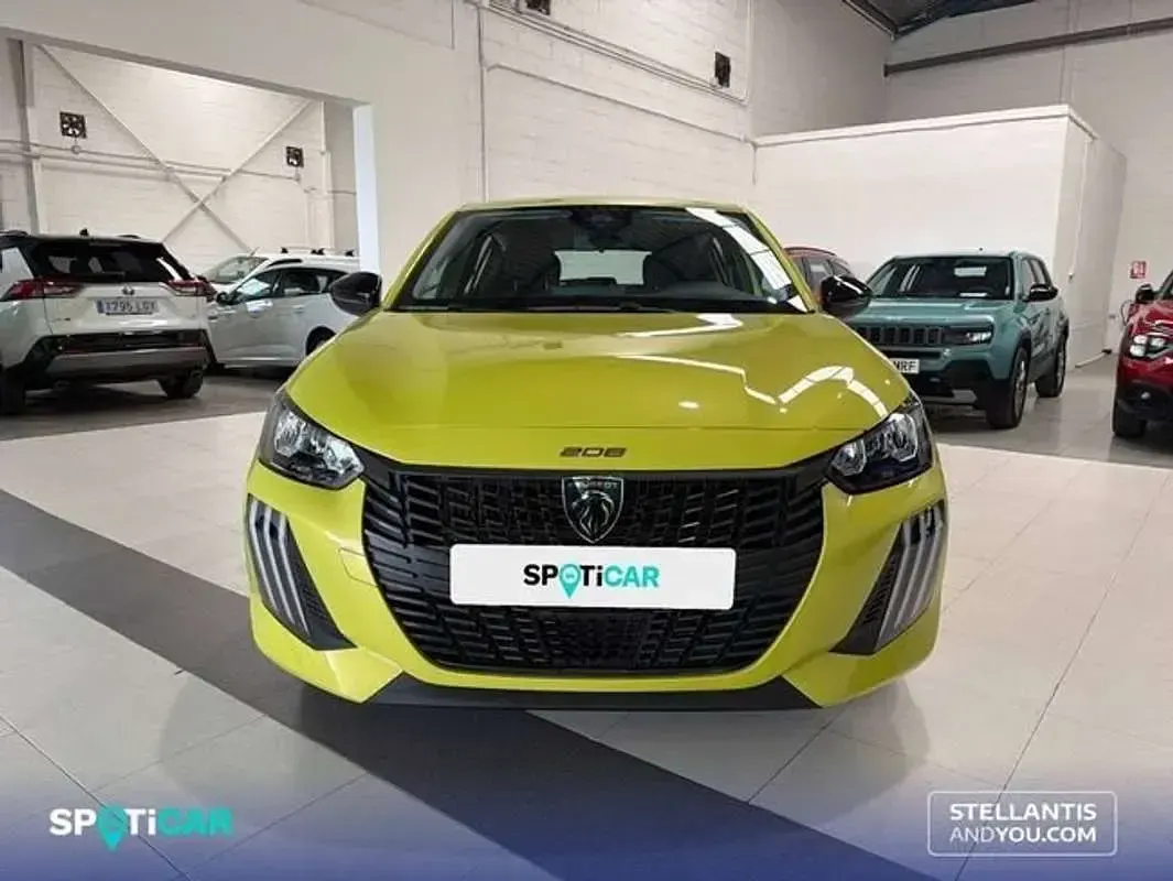 Usado Peugeot 208 Style 110 CV (80 kW) 2025 Amarillo Utilitario