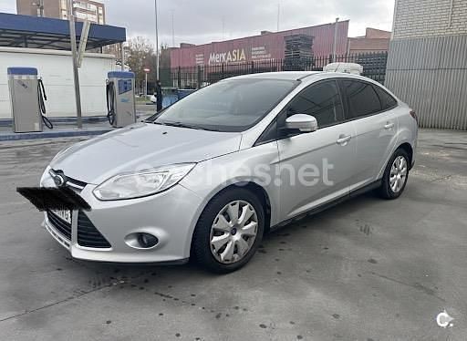Usado Ford Focus Trend 115 CV (84 kW) 2014 Gris / plata Berlina