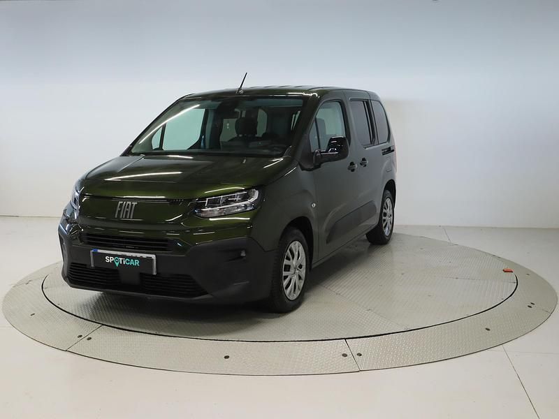 Verde Usado 2024 Fiat Doblò Monovolumen | 23.500 € (Un poco caro) - Imagen 1/4