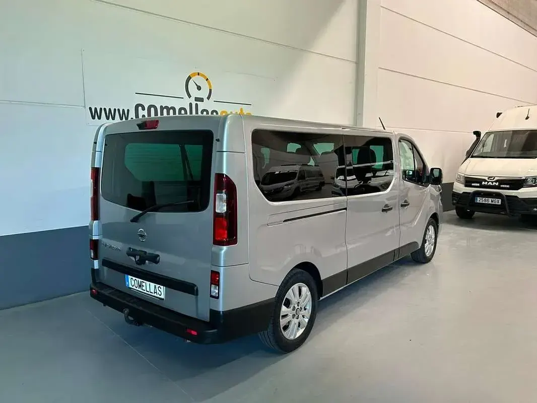 Usado Nissan Primastar 150 CV (110 kW) 2022 Gris Monovolumen