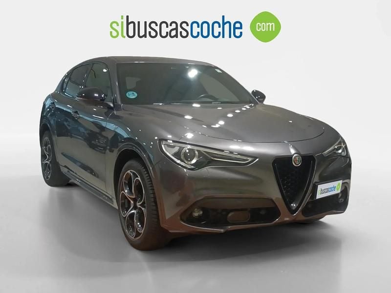 Usado Alfa Romeo Stelvio Veloce 210 CV (154 kW) 2022 Gris/plata SUV
