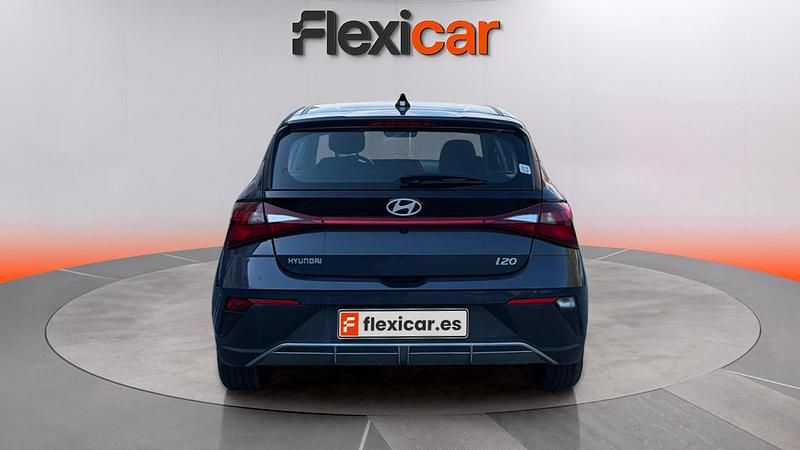 Usado Hyundai i20 84 CV (61 kW) 2024 Gris Utilitario