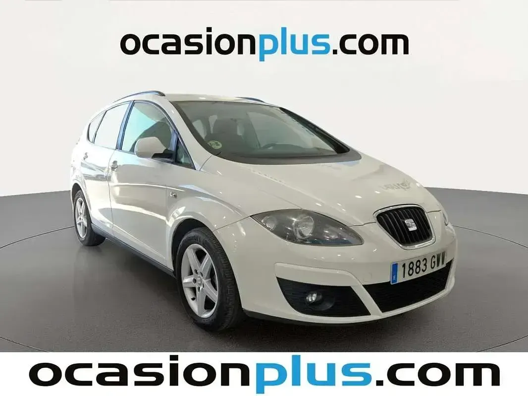 Usado Seat Altea XL Reference 105 CV (77 kW) 2010 Blanco Monovolumen