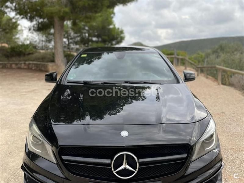 Negro Usado 2015 Mercedes CLA45 AMG AMG Berlina | 25.900 € - Imagen 1/4