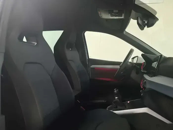 Usado Seat Arona FR 115 CV (84 kW) 2025 Azul SUV