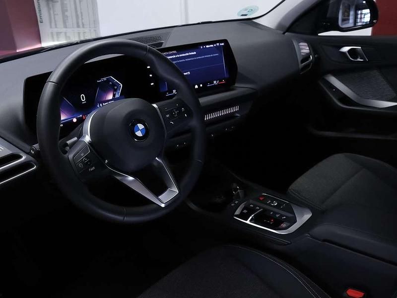 Usado BMW 116 122 CV (89 kW) 2025 Negro Utilitario