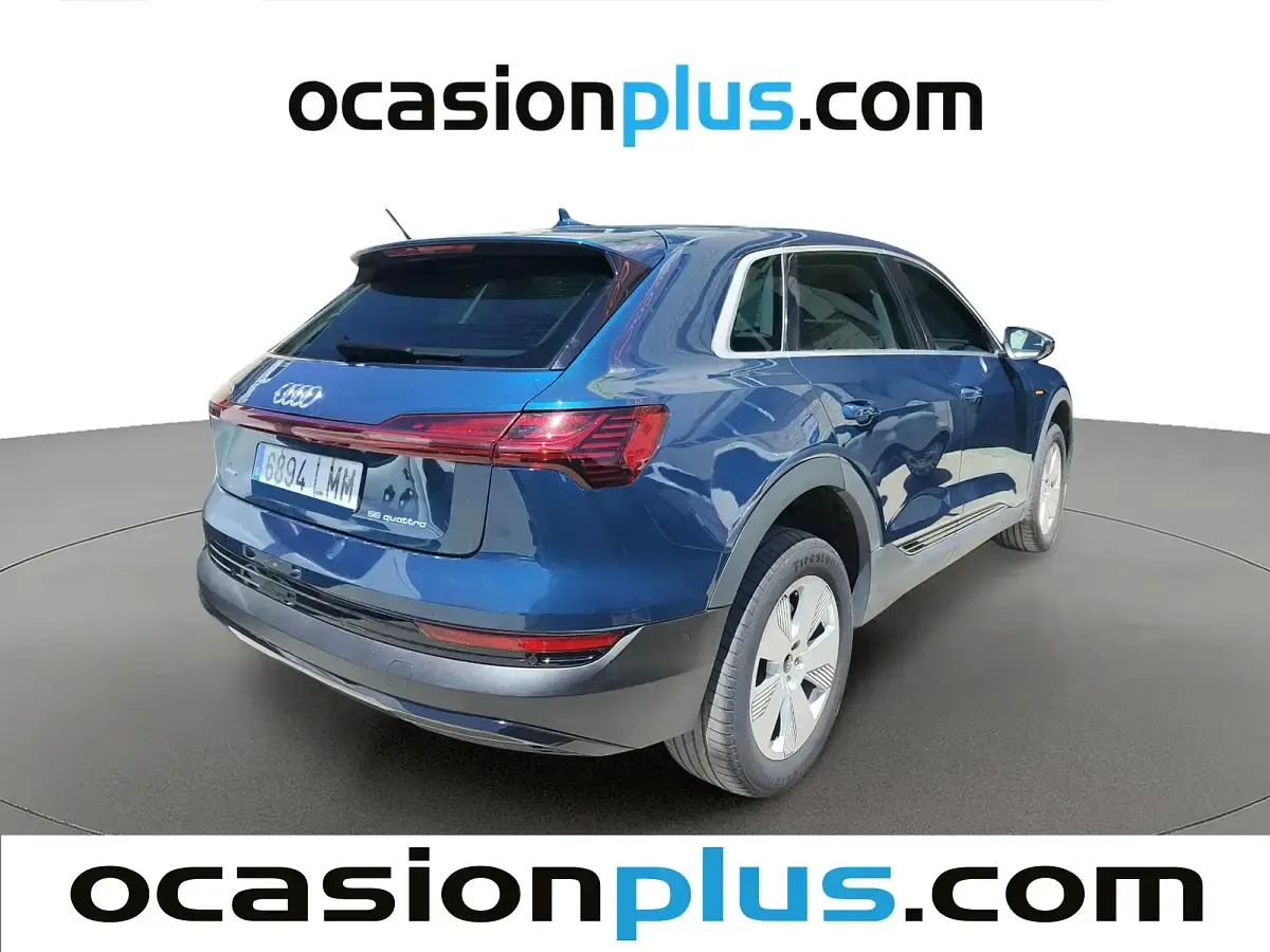 Usado Audi e-tron 300 kW (408 CV) 2021 Azul SUV