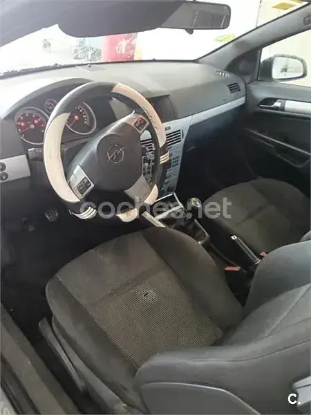Usado Opel Astra GTC Enjoy 105 CV (77 kW) 2008 Blanco Berlina