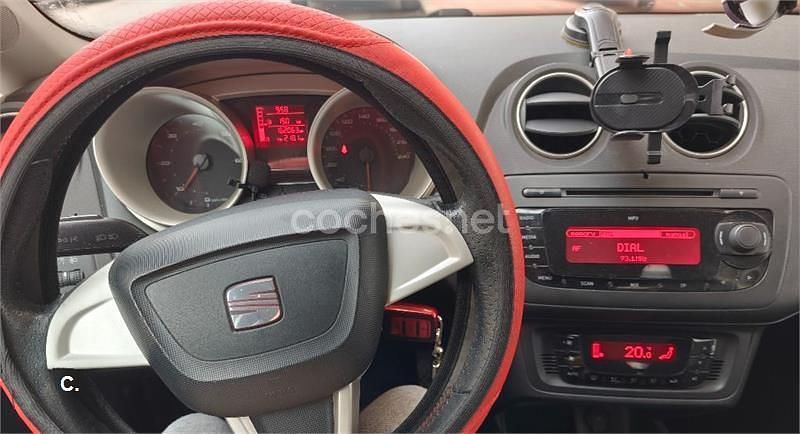Usado Seat Ibiza Sport 90 CV (66 kW) 2009 Rojo Berlina
