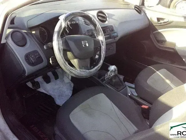 Usado Seat Ibiza SC I-Tech 75 CV (55 kW) 2015 Blanco Utilitario