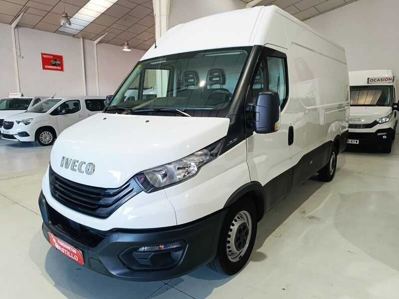 Blanco Usado 2021 Iveco Daily Berlina | 25.650 € (Caro) - Imagen 1/4
