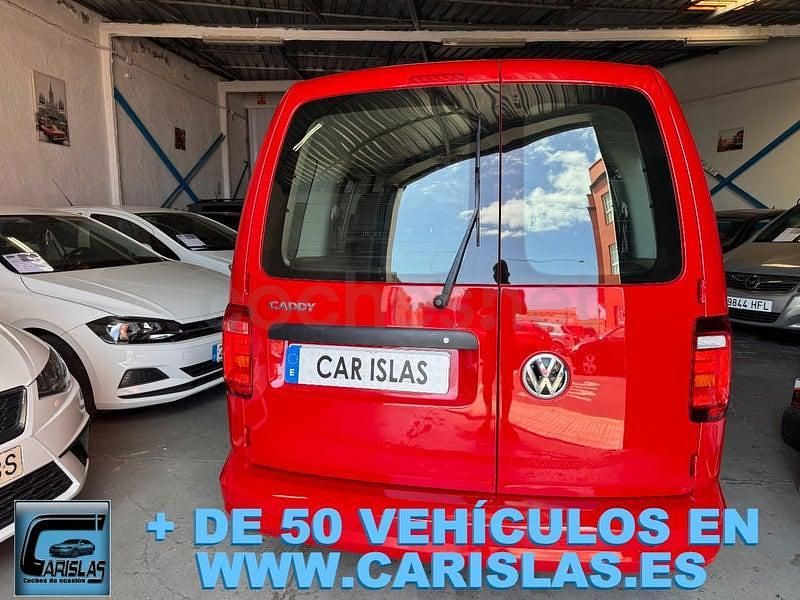Usado VW Caddy Trendline 102 CV (75 kW) 2020 Rojo Monovolumen