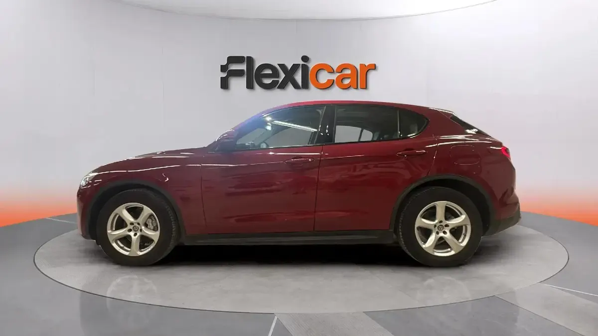 Usado Alfa Romeo Stelvio Executive 180 CV (132 kW) 2018 Rojo SUV