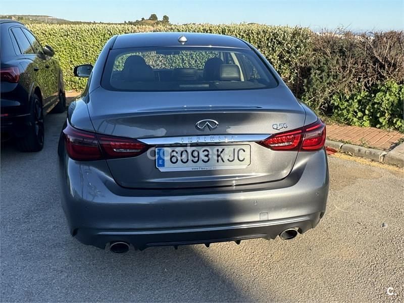 Usado Infiniti Q50 Premium 170 CV (125 kW) 2018 Gris / plata Berlina