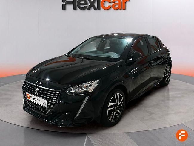 Usado Peugeot 208 Active 100 CV (73 kW) 2023 Negro Utilitario