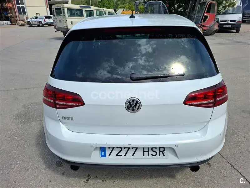 Usado VW Golf VII GTI 230 CV (169 kW) 2013 Blanco Berlina