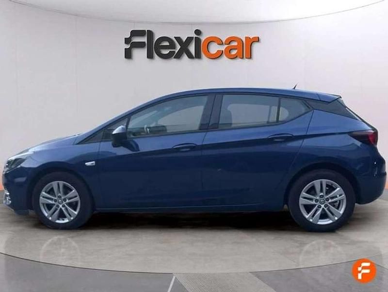 Usado Opel Astra 110 CV (80 kW) 2020 Azul Berlina