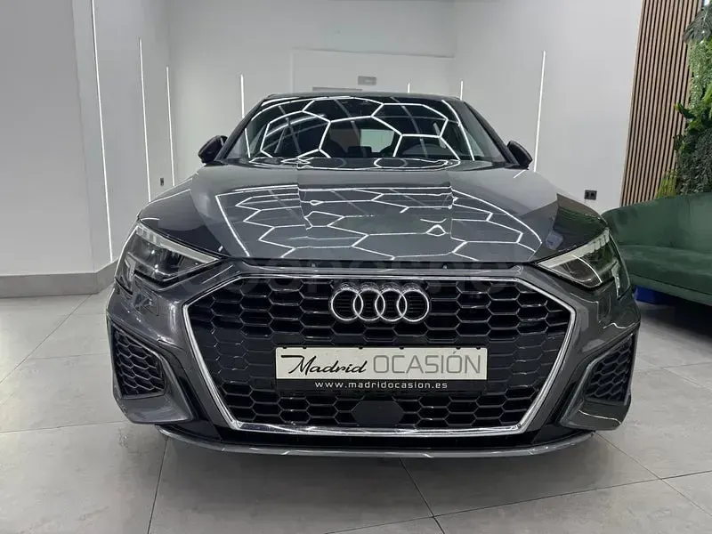 Usado Audi A3 S-Line 204 CV (150 kW) 2023 Gris / plata Berlina