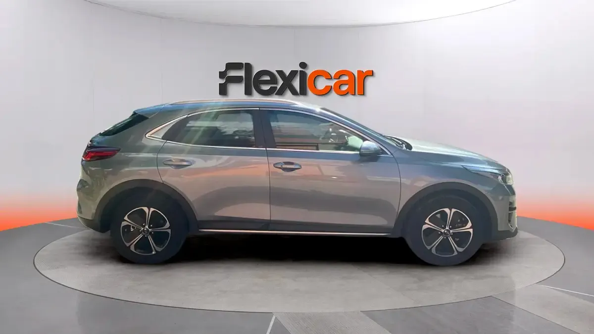 Usado Kia XCeed 141 CV (103 kW) 2021 Gris SUV