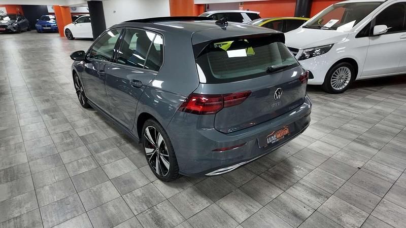 Usado VW Golf VIII GTE 245 CV (180 kW) 2021 Gris Utilitario
