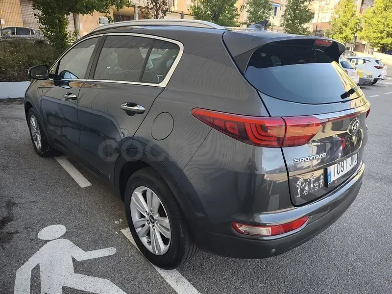 Usado Kia Sportage 115 CV (84 kW) 2016 Gris / plata SUV