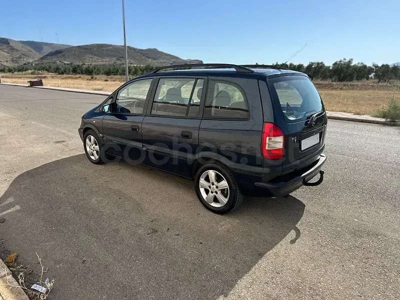 Usado Opel Zafira Elegance 100 CV (73 kW) 2002 Azul Monovolumen