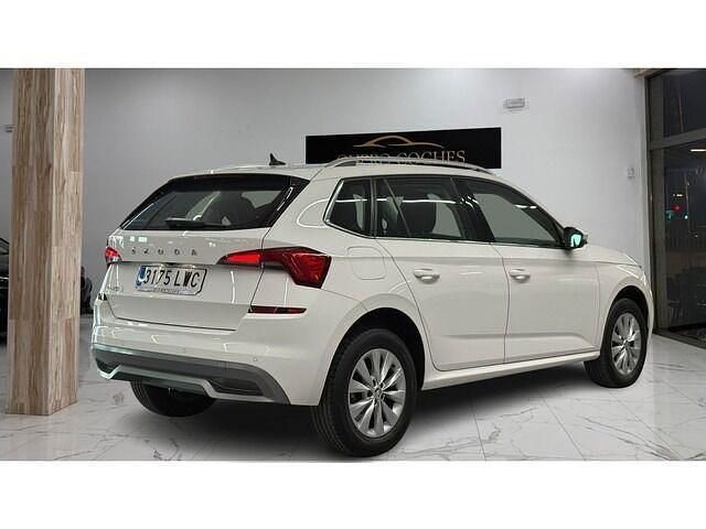 Usado Skoda Kamiq Ambition 110 CV (80 kW) 2022 Blanco SUV