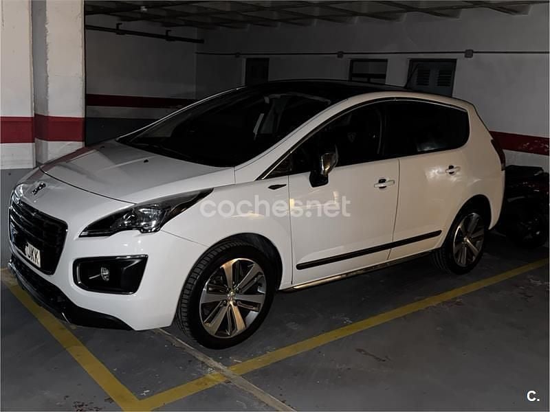 Usado Peugeot 3008 Allure 120 CV (88 kW) 2015 Blanco Berlina