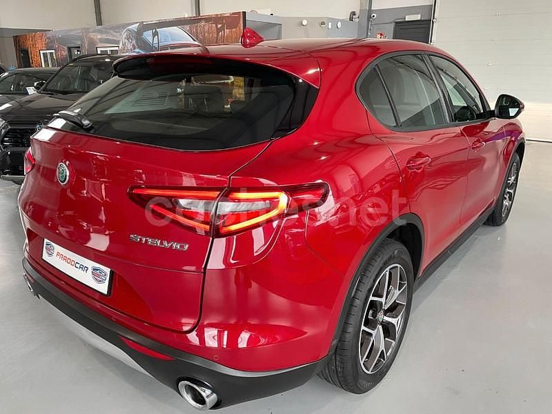 Usado Alfa Romeo Stelvio Executive 280 CV (205 kW) 2020 Rojo SUV