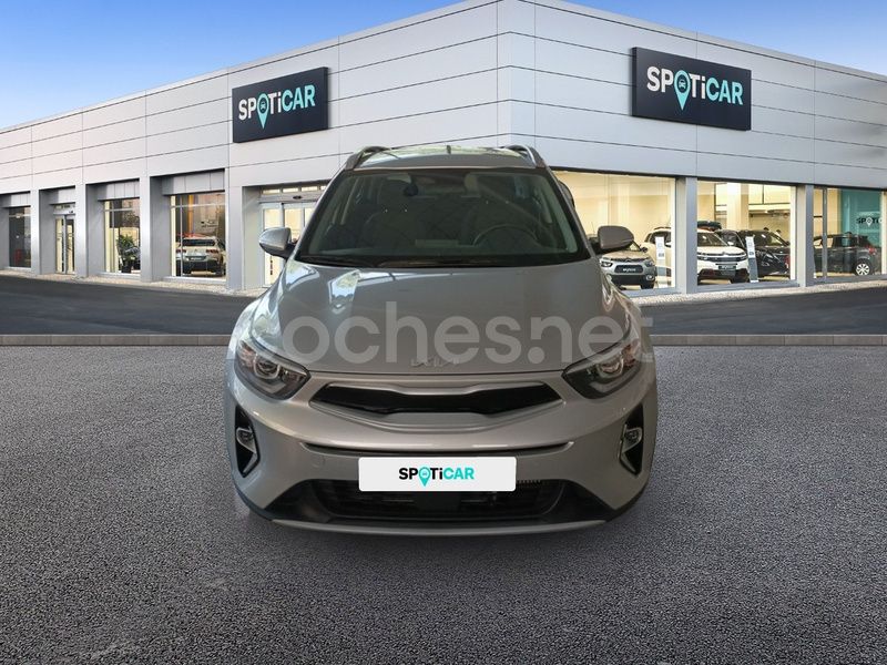 Gris / plata Usado 2024 Kia Stonic SUV | 19.600 € (Precio justo) - Imagen 1/4