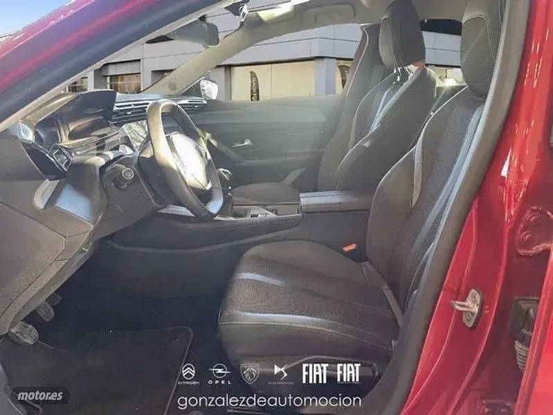 Usado Peugeot 308 Allure 130 CV (95 kW) 2023 Rojo Berlina