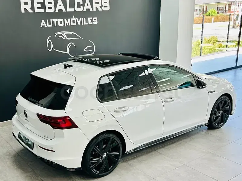 Usado VW Golf VIII R-line 150 CV (110 kW) 2024 Blanco Berlina