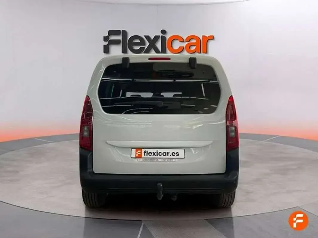 Usado Citroën Berlingo 131 CV (96 kW) 2024 Blanco Monovolumen