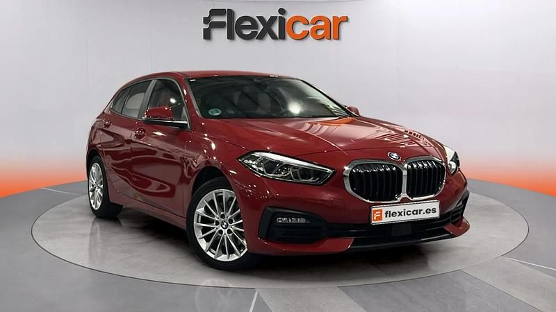 Usado BMW 118 136 CV (100 kW) 2023 Rojo Utilitario