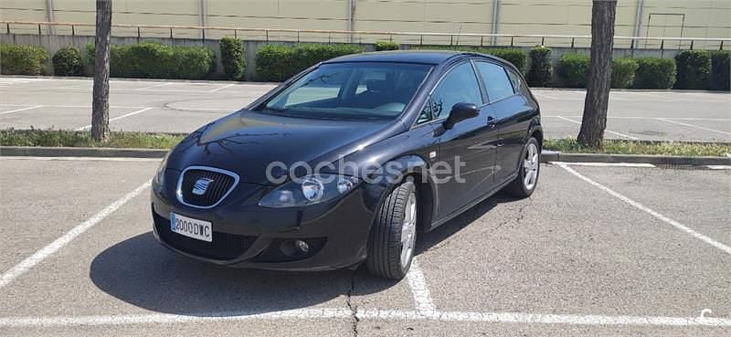Usado Seat Leon Sport 140 CV (102 kW) 2006 Negro Utilitario