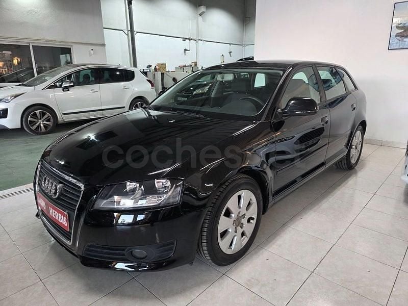 Usado Audi A3 Ambition 105 CV (77 kW) 2009 Negro Utilitario