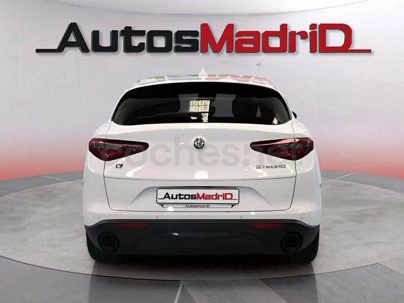 Usado Alfa Romeo Stelvio Sprint 190 CV (139 kW) 2021 Blanco SUV