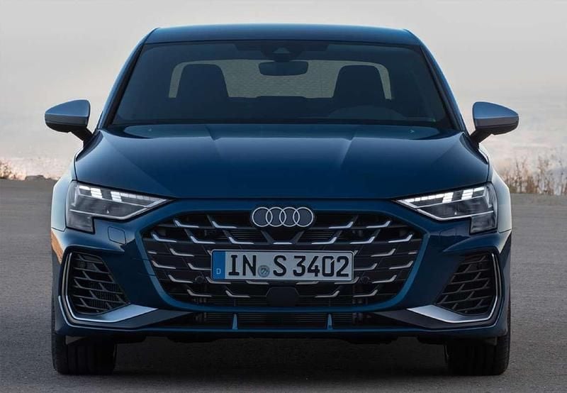 Usado Audi S3 Sportback 333 CV (244 kW) 2025 Gris Utilitario