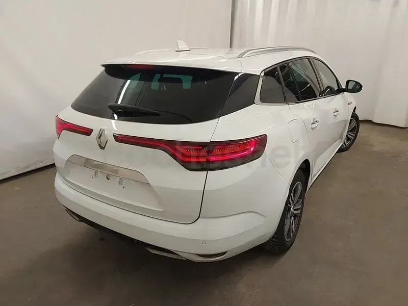 Usado Renault Mégane GrandTour Intens 140 CV (102 kW) 2021 Blanco Familiar