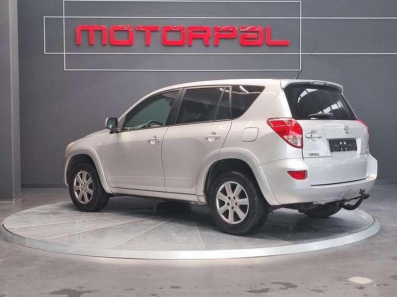 Usado Toyota RAV4 Premium 177 CV (130 kW) 2007 Gris / plata SUV