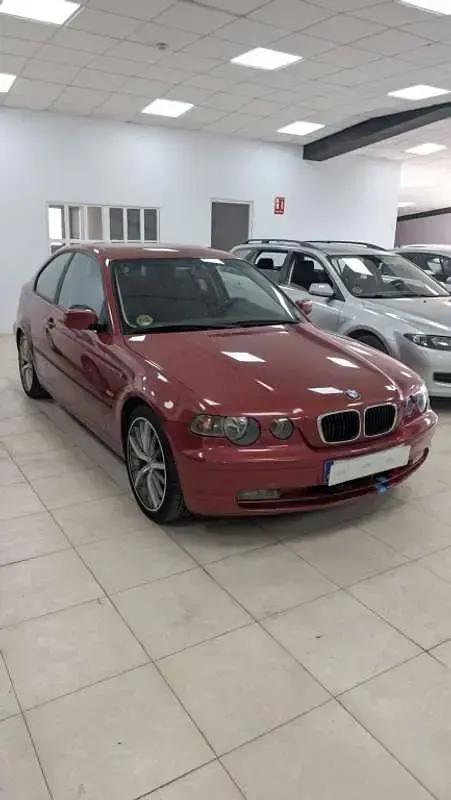 Usado BMW 316 Comfort Edition 116 CV (85 kW) 2003 Rojo Berlina