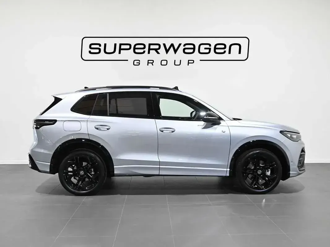 Usado VW Tiguan R-line 204 CV (150 kW) 2026 Plateado SUV