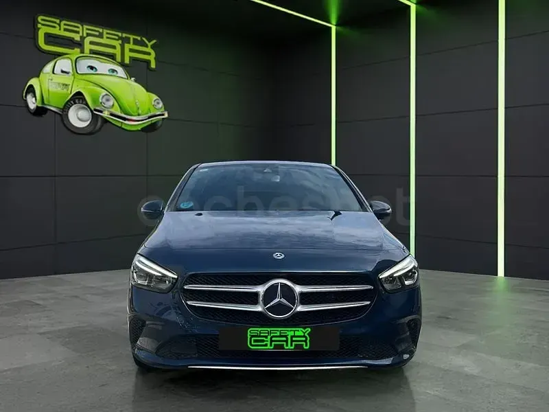 Usado Mercedes B180 116 CV (85 kW) 2020 Gris / plata Utilitario