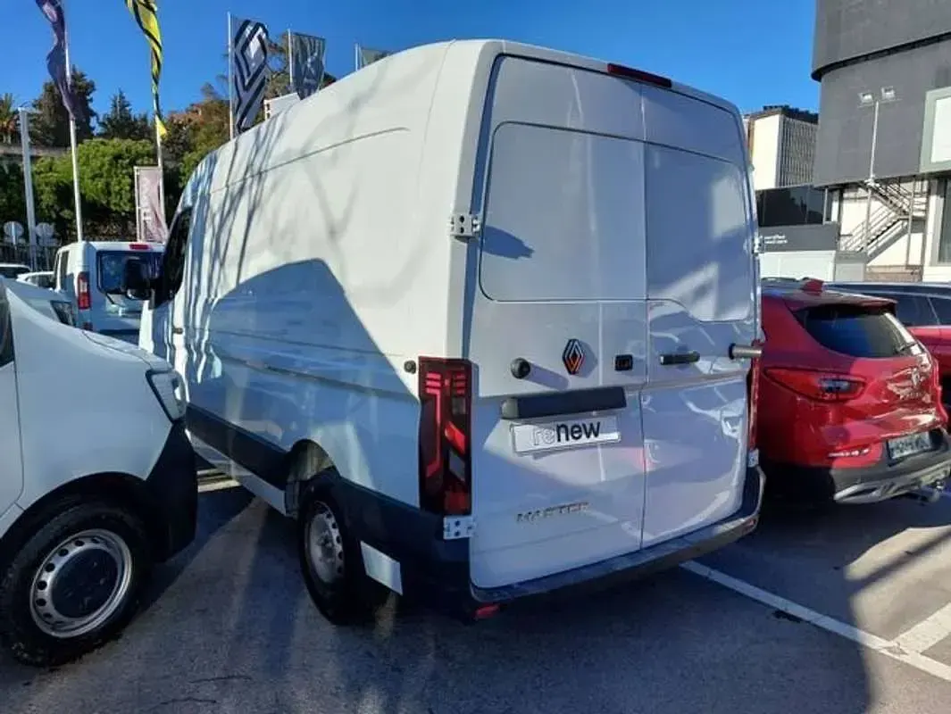 Usado Renault Master 150 CV (110 kW) 2024 Blanco Monovolumen