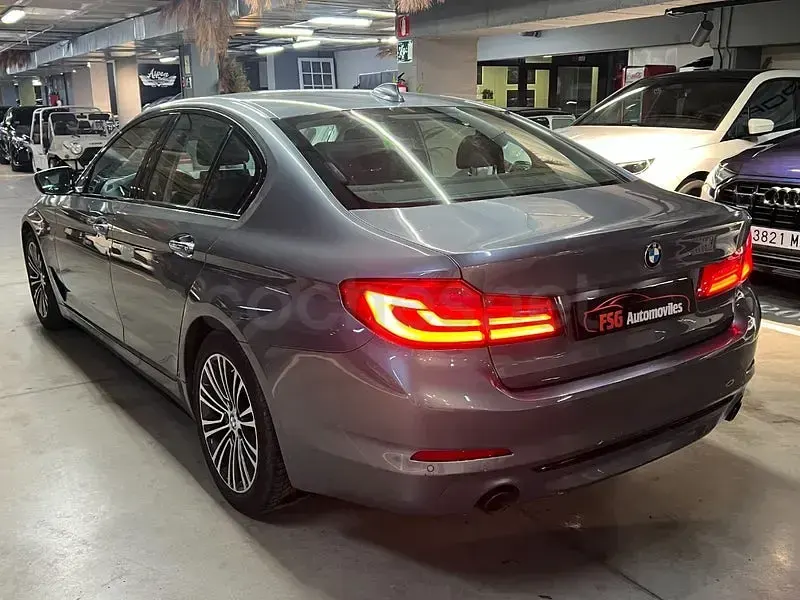 Usado BMW 520 Sport Line 190 CV (139 kW) 2019 Gris / plata Berlina