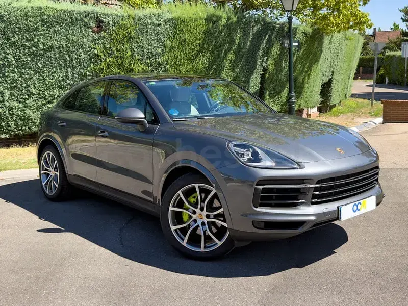 Usado Porsche Cayenne 462 CV (339 kW) 2022 Gris / plata SUV