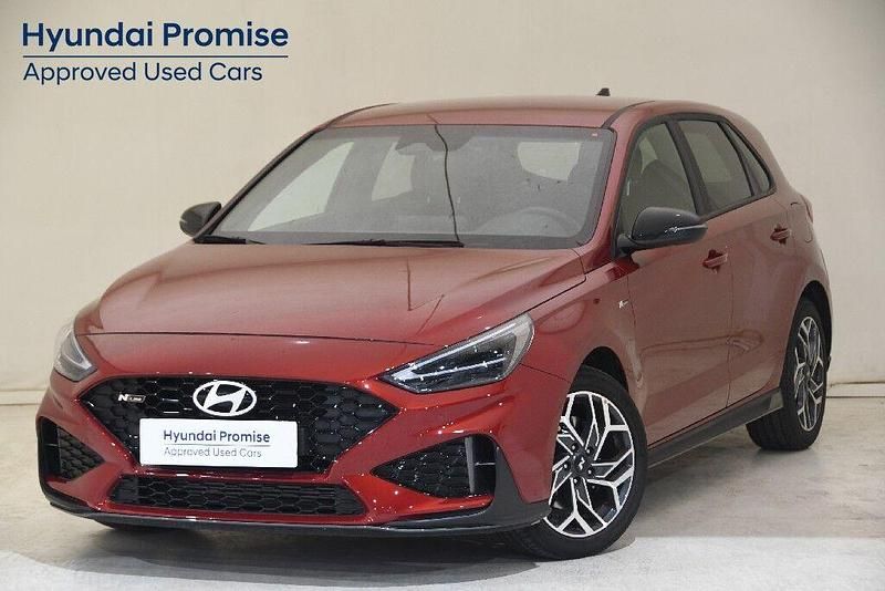 Usado Hyundai i30 N Line 100 CV (73 kW) 2025 Rojo Berlina