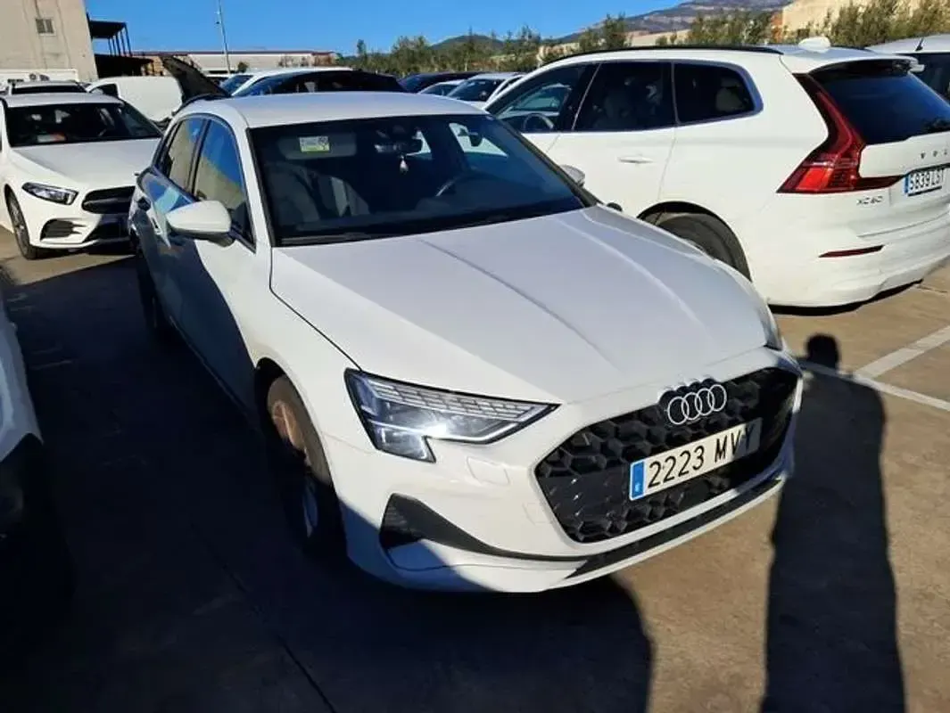 Usado Audi A3 Sportback Advanced 116 CV (85 kW) 2024 Blanco Utilitario